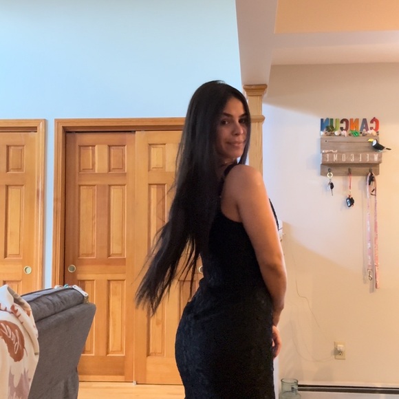 Black dress - Picture 4 of 7